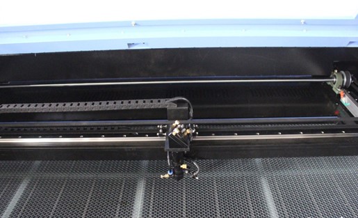 laser cutting machine